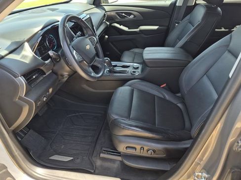 Used 2018 Chevrolet Traverse Premier w/ Driver Confidence II Package FWD image 24