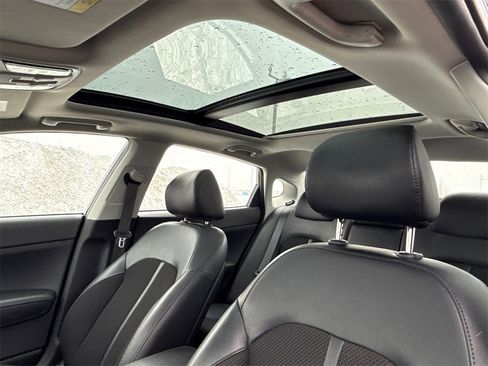 Used 2019 Kia Optima S w/ S Panoramic Sunroof Package image 17