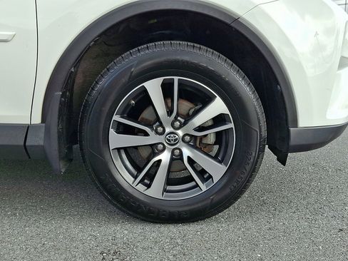 Used 2018 Toyota RAV4 XLE w/ Plus Extra Value Package AWD/4WD image 9