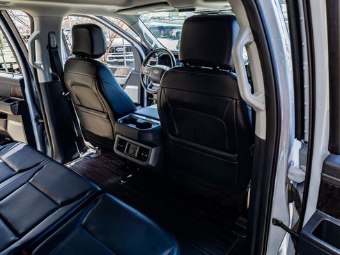 Used 2024 Ford F350 Lariat w/ Lariat Ultimate Package image 32