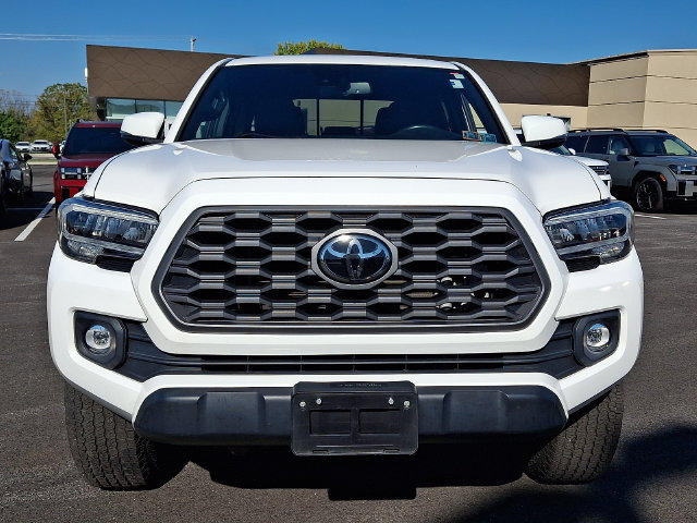 Used 2021 Toyota Tacoma TRD Off-Road w/ Technology Package AWD/4WD image 2