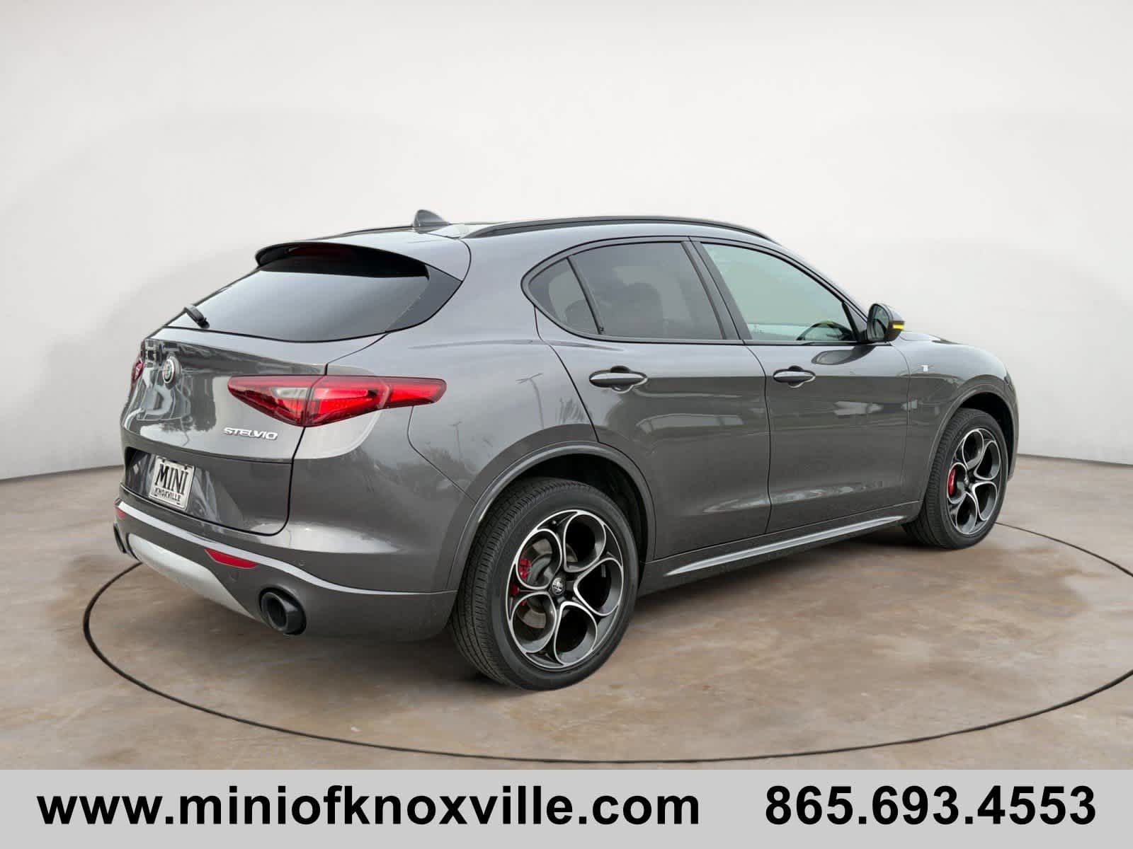 Used 2023 Alfa Romeo Stelvio Ti w/ Active Assist Plus Package AWD/4WD image 3
