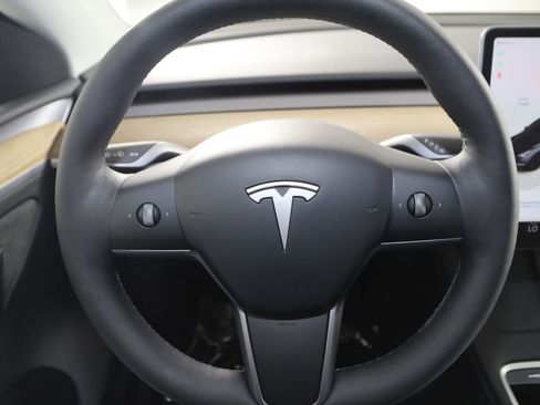 Used 2024 Tesla Model Y Long Range AWD/4WD image 35