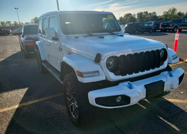 Used 2024 Jeep Wrangler High Altitude AWD/4WD image 1