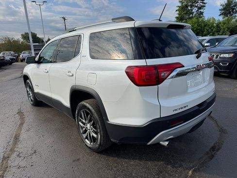 Used 2017 GMC Acadia SLT AWD/4WD image 3