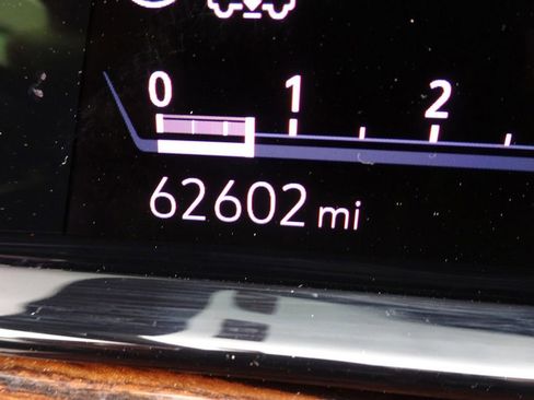 Used 2021 Cadillac Escalade ESV Premium Luxury w/ Driver Assist Tech Package image 20