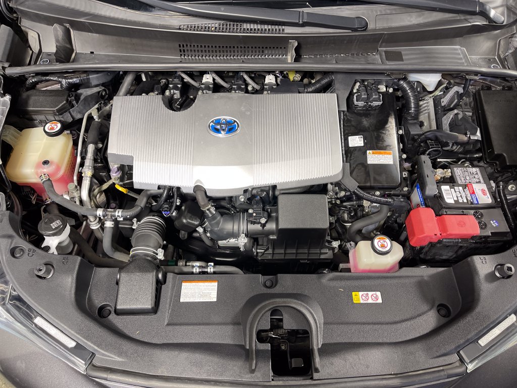 Certified 2018 Toyota Prius Two w/ Prius Two Safety Plus Package FWD image 9