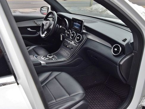 Used 2019 Mercedes-Benz GLC 300 4MATIC image 21