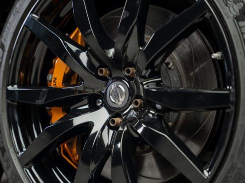 Used 2015 Nissan GT-R Premium AWD/4WD image 6