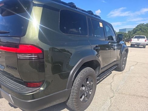 Used 2024 Lexus GX 550 AWD/4WD image 5