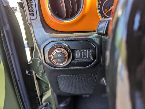 Used 2022 Jeep Gladiator Sport AWD/4WD image 14