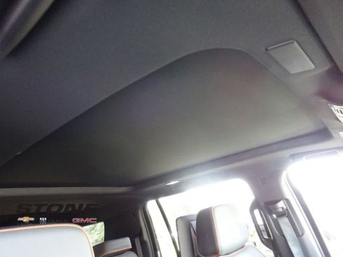 New 2026 GMC Yukon XL AT4 w/ AT4 Premium Plus Package AWD/4WD image 19