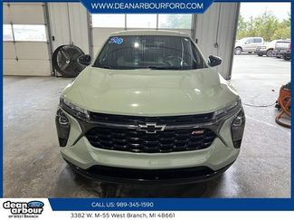 Used 2024 Chevrolet Trax RS w/ Driver Confidence Package FWD video 2