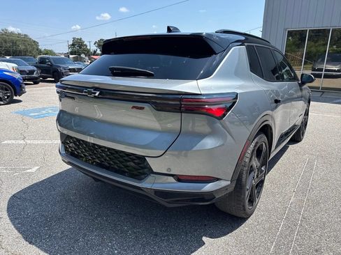 Used 2024 Chevrolet Equinox EV RS FWD image 7