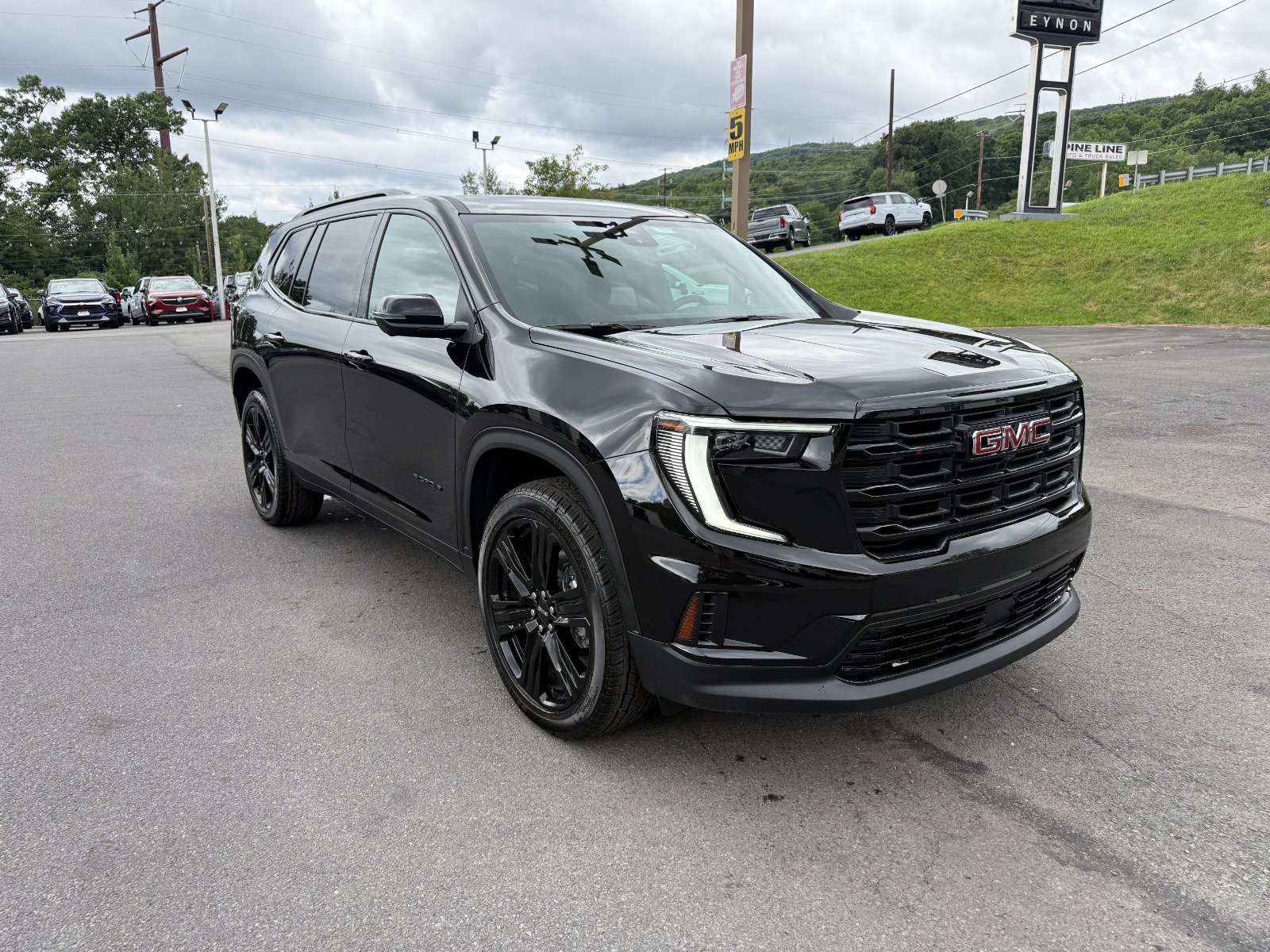 New 2027 GMC Acadia Elevation w/ Black Edition AWD/4WD image 7