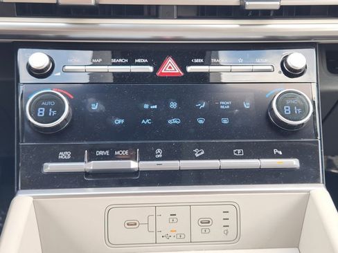 Used 2025 Hyundai Santa Fe SEL image 18