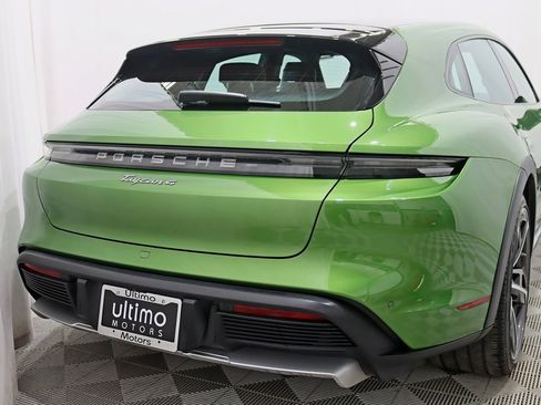 Used 2022 Porsche Taycan 4 Cross Turismo image 11