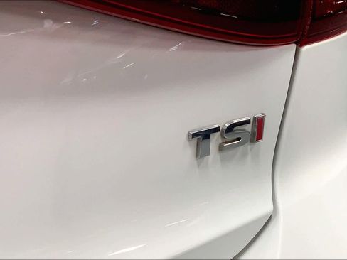 Used 2017 Volkswagen Jetta SE image 9