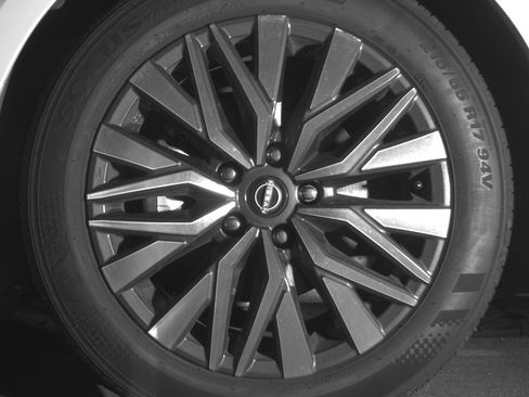 Used 2025 Nissan Altima 2.5 SV image 12