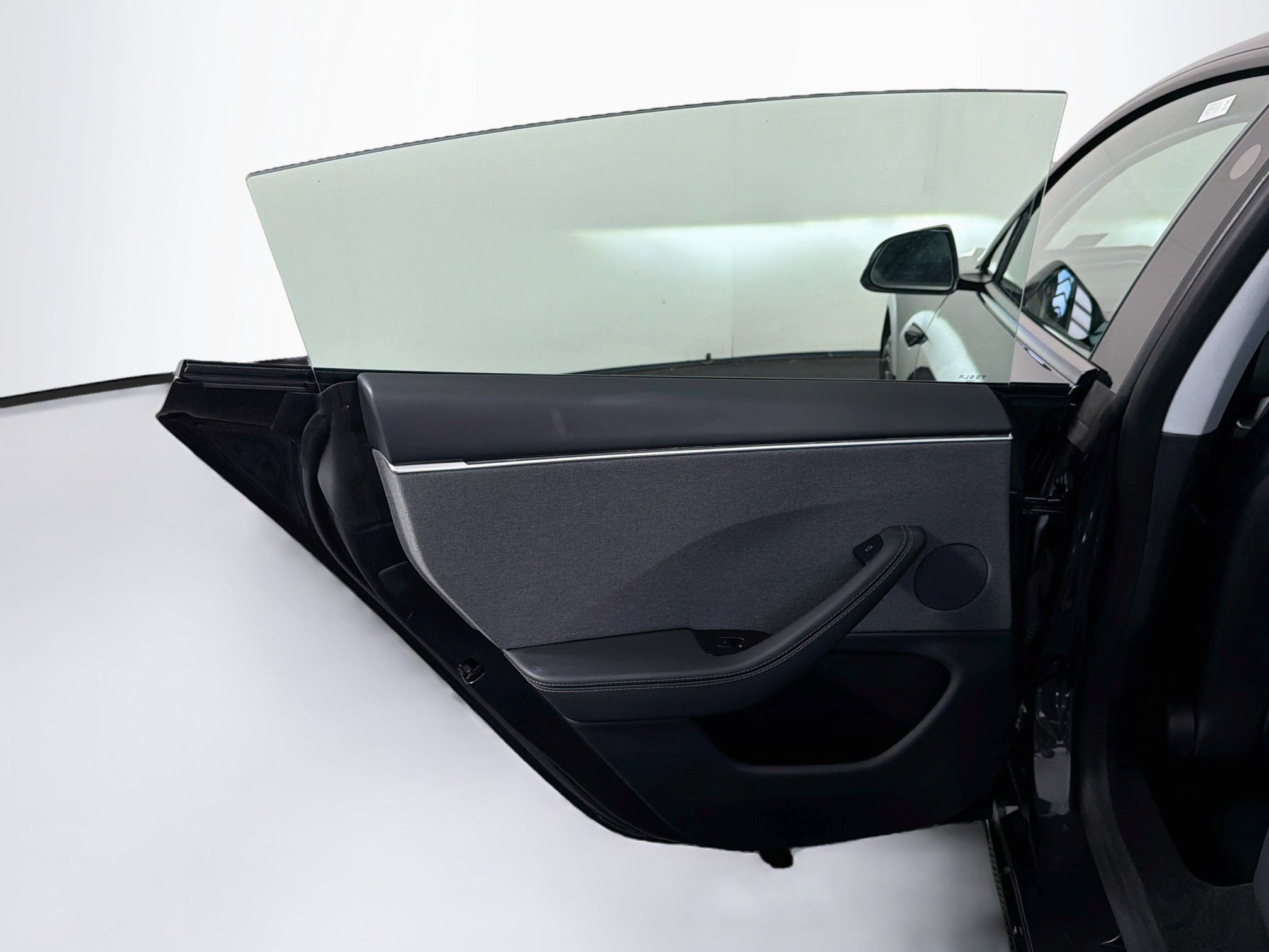 Used 2025 Tesla Model 3 Long Range RWD image 26