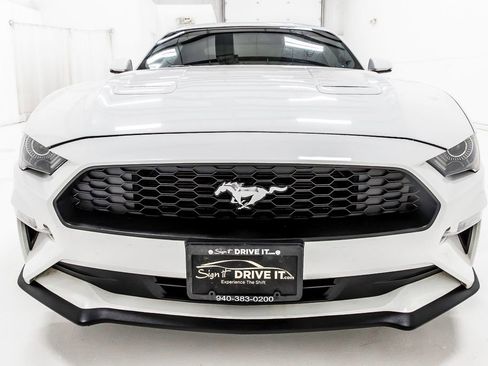 Used 2020 Ford Mustang Premium RWD image 11