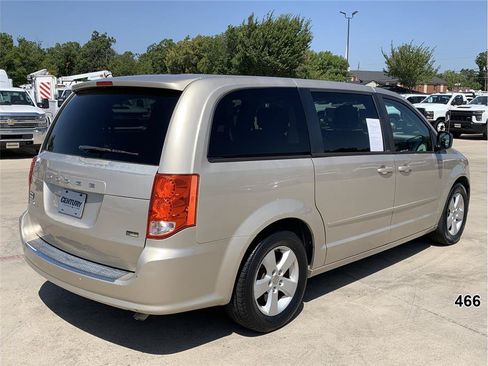 Used 2013 Dodge Grand Caravan SE FWD image 2