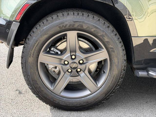 Used 2026 Land Rover Defender 110 X-Dynamic SE AWD/4WD image 8