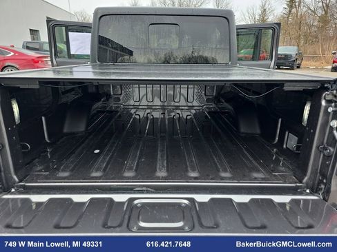 Used 2024 Jeep Gladiator Rubicon w/ Convenience Group image 12