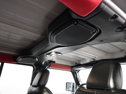 Used 2019 Jeep Wrangler Unlimited Rubicon AWD/4WD image 17