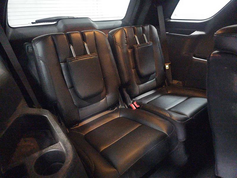 Used 2019 Ford Explorer XLT w/ Equipment Group 202A FWD image 12