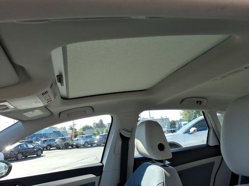 New 2025 Volkswagen Jetta SE image 9