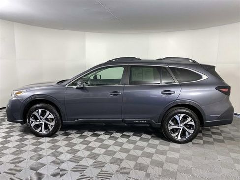Used 2022 Subaru Outback Limited image 5