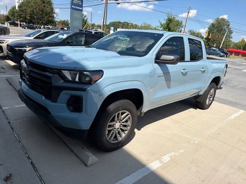Used 2025 Chevrolet Colorado LT w/ Advanced Trailering Package RWD image 3