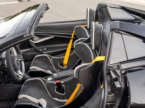 Used 2024 McLaren 750S Spider RWD image 42