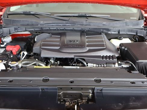 Used 2023 Nissan Titan SV image 43
