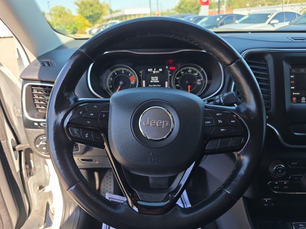 Used 2021 Jeep Cherokee Latitude Plus FWD image 21