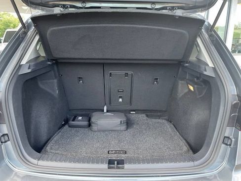 Used 2023 Volkswagen Taos SE w/ Panoramic Sunroof Package FWD image 30