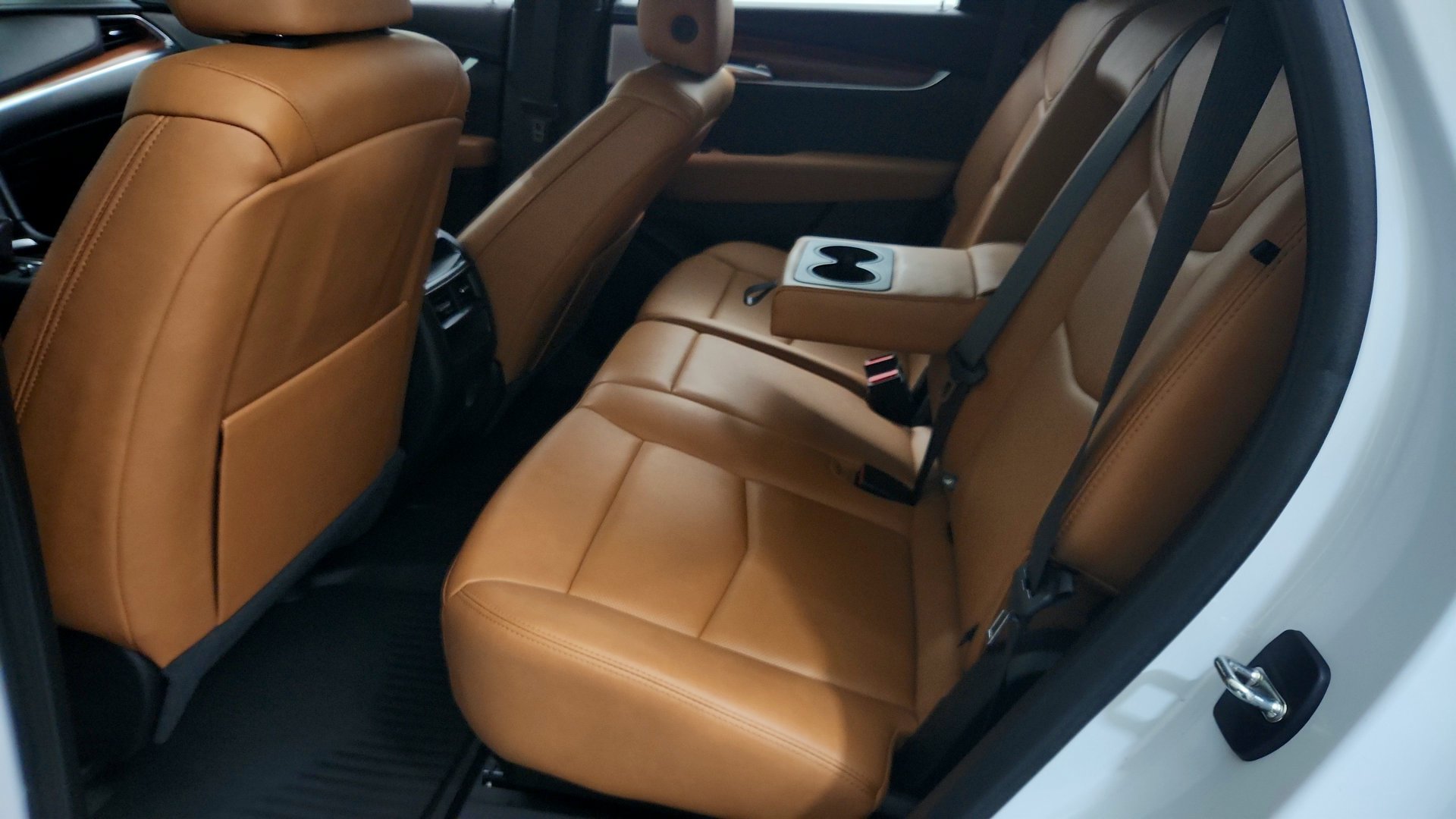 Used 2024 Cadillac XT5 Premium Luxury w/ LPO, Floor Liner Package FWD image 13