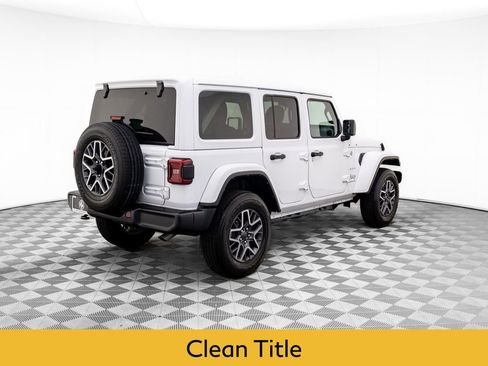 Used 2024 Jeep Wrangler Sahara image 5
