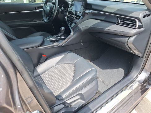 Used 2024 Toyota Camry SE w/ Convenience Package FWD image 31