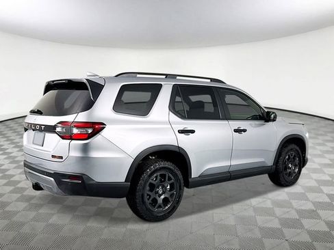 New 2026 Honda Pilot TrailSport image 6