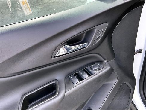 Used 2023 Chevrolet Equinox LT FWD image 19