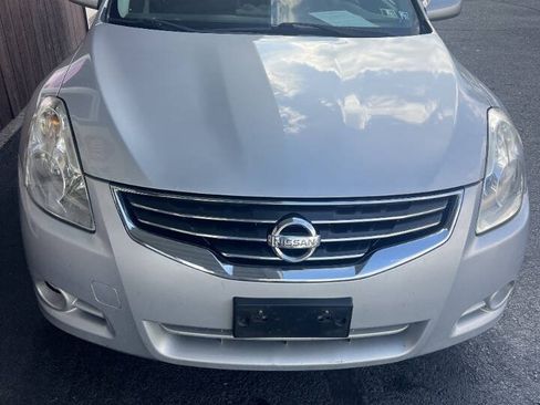 Used 2010 Nissan Altima 2.5 S w/ Convenience Pkg FWD image 6