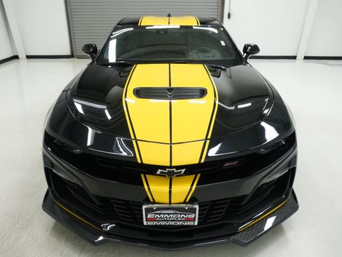 Used 2020 Chevrolet Camaro SS RWD image 2