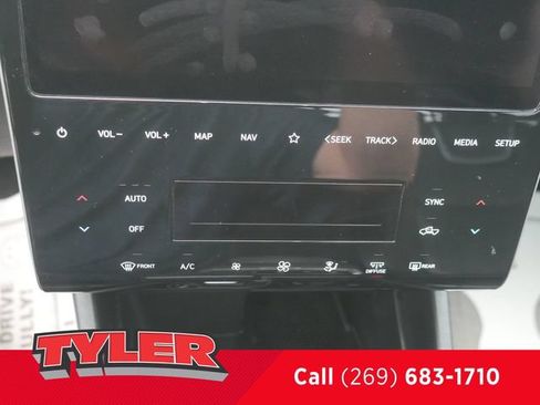 Used 2022 Hyundai Santa Cruz Limited AWD/4WD image 27
