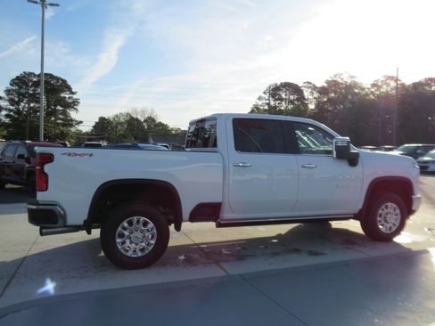 New 2026 Chevrolet Silverado 3500 LTZ w/ LTZ Convenience Package AWD/4WD image 6