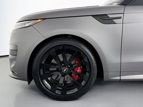 Used 2025 Land Rover Range Rover Sport Autobiography AWD/4WD image 9