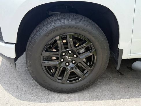 Used 2021 Chevrolet Silverado 1500 Custom w/ Rally Edition RWD image 9