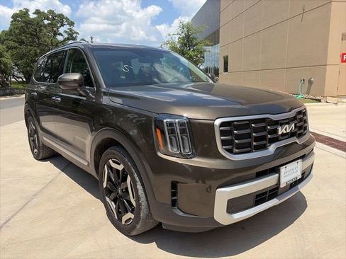 Used 2025 Kia Telluride S FWD image 5