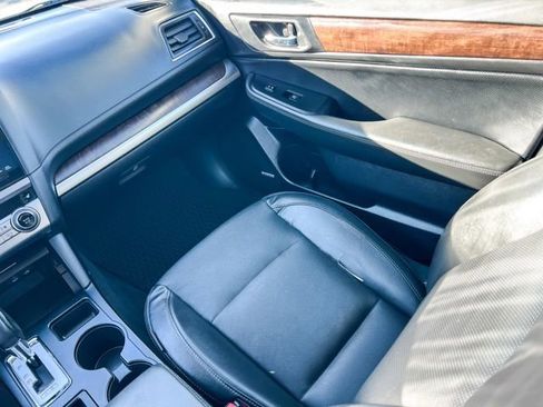 Used 2017 Subaru Outback 2.5i Limited image 12